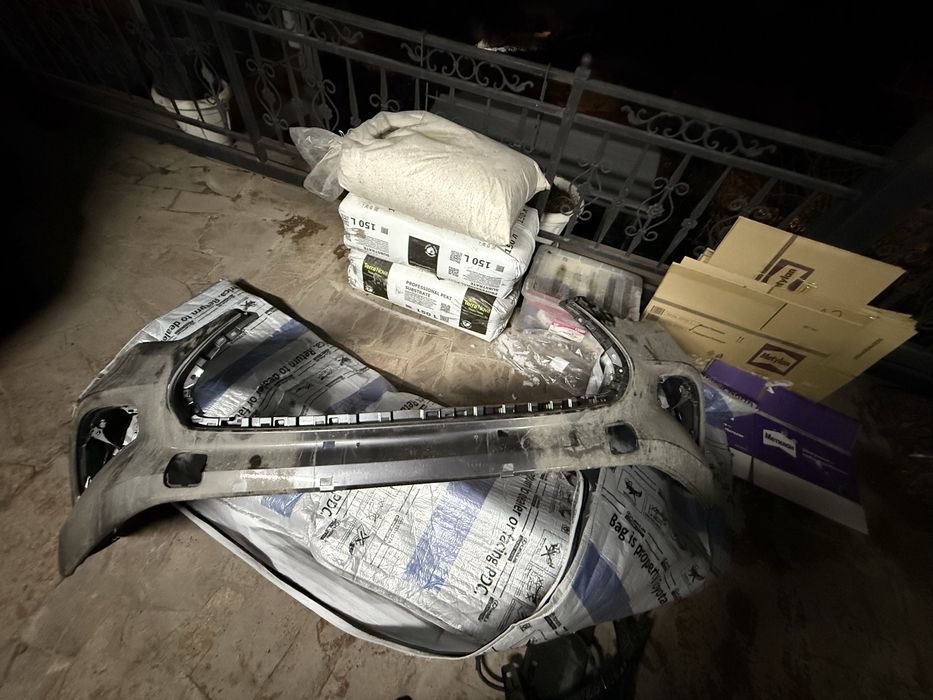 Продам передний бампер на Toyota Highlander 2022