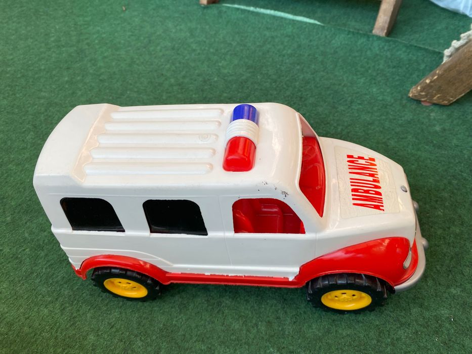 Самосвал Cat със звук и светлина + подарък линейка