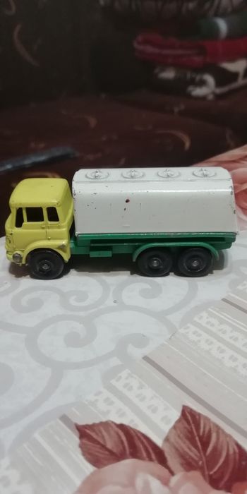 Метална количка мачбокс англия цистерна за гориво