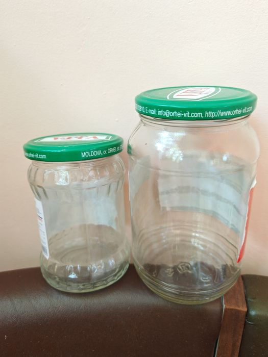 Продам банки  закручивающиеся разных размеров.