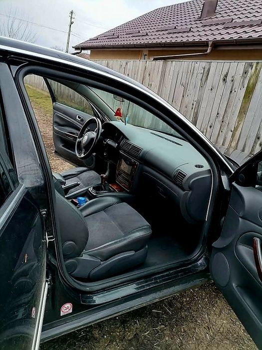 Vând Ww Passat b5.5 2005, masina este într-o stare bună de funcționare, este motorul de 1.9 tdi ,131  cp 4 ×4 6 trepte