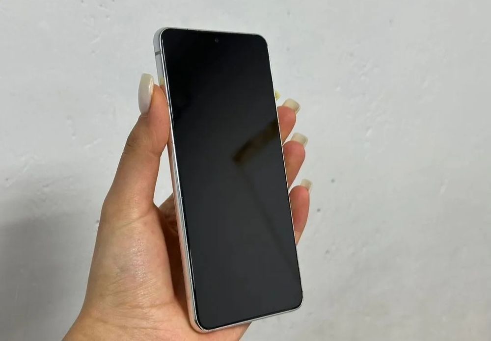 Samsung Galaxy S21, 128ГБ, SIM + eSIM