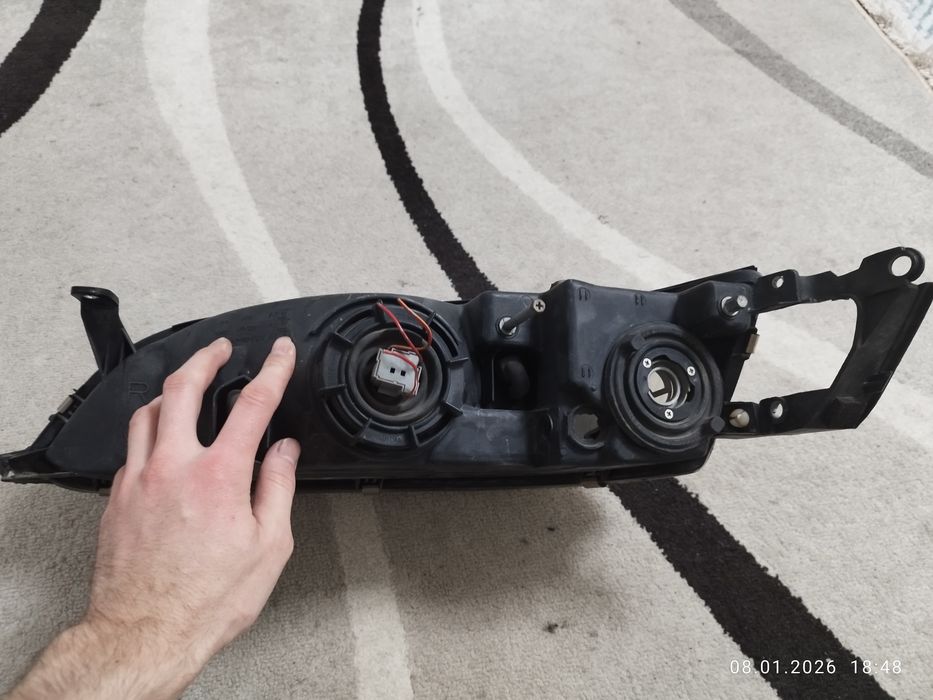 Продам фару на Марк 2 90