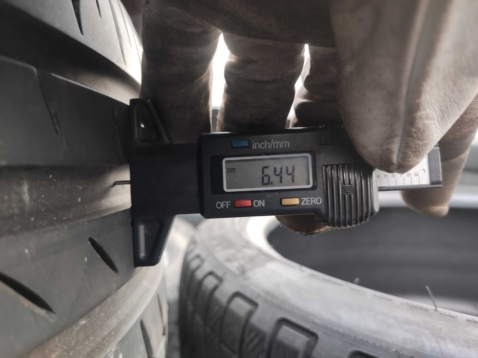 4бр Летни гуми 225 50 18 - Continental