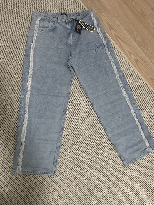 Дънки на марката Chrome Hearts