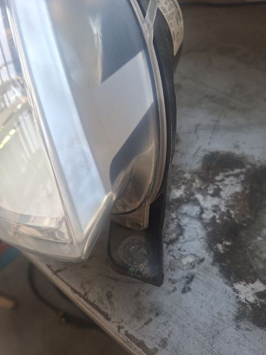 ФОРД Галакси Продавам фарове за Форд галакси след 2006г не са ксеноно