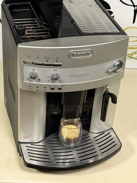 Кафемашина кафе автомат delonghi magnifica с гаранция