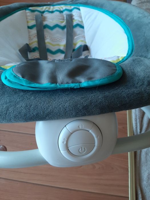 Бебешки шезлонг с вибация