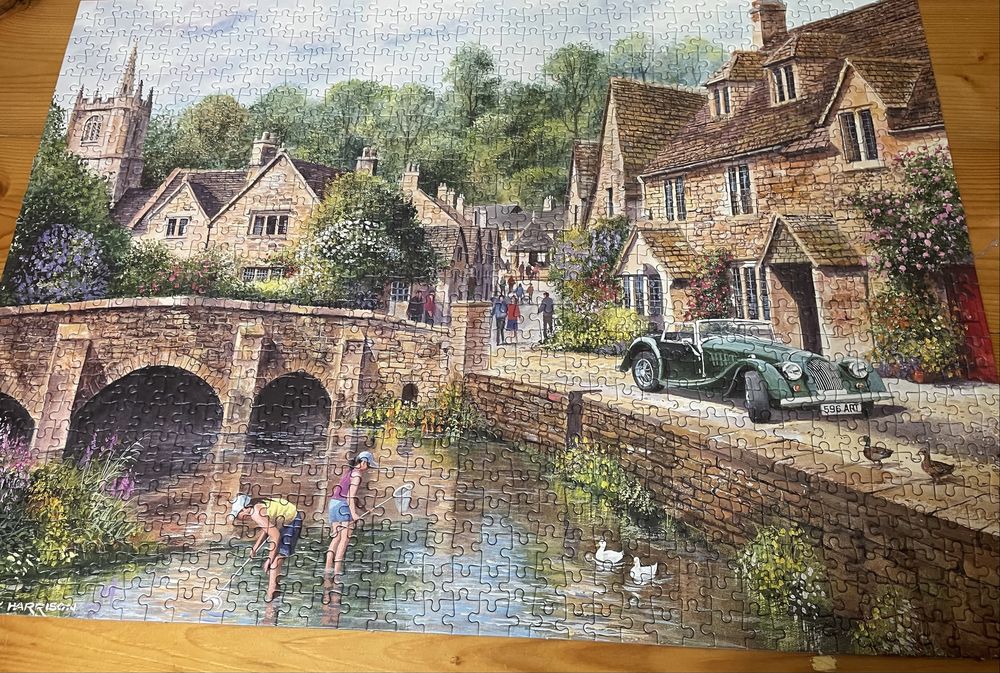 Puzzle 1000 de piese - gata asamblat.