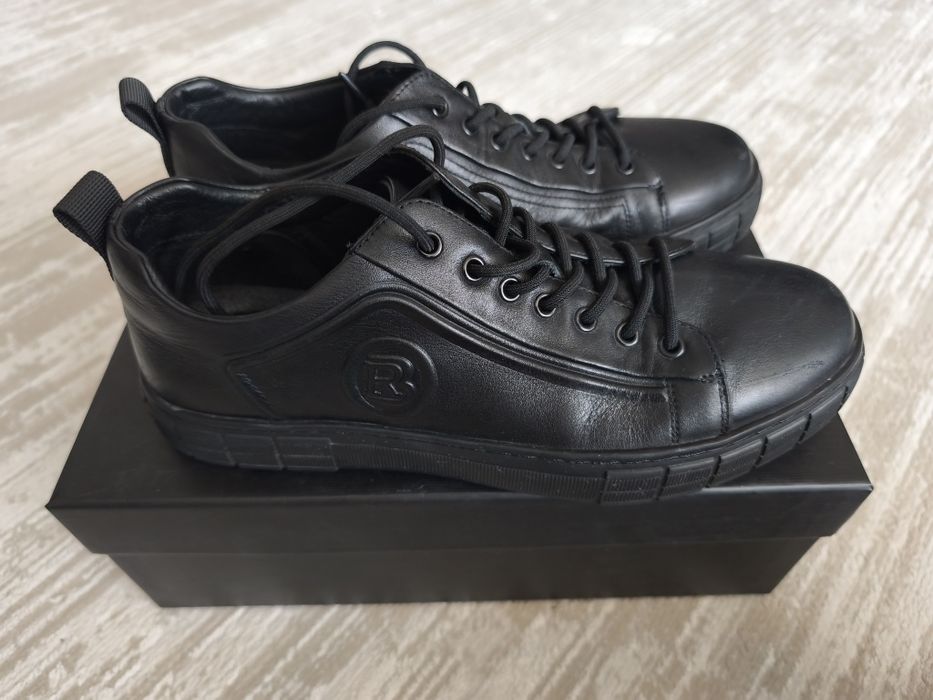 Продам кожаные ботинки