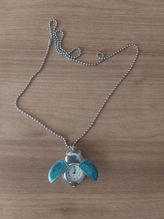 Ceas buburuză de damă