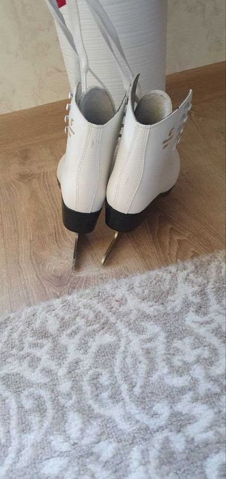 коньки продам Граф