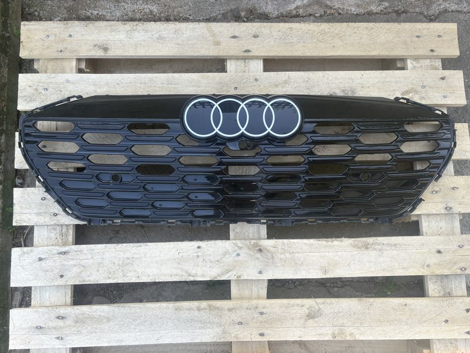 Централна решетка за Ауди Е- трон / Audi E - tron Grille