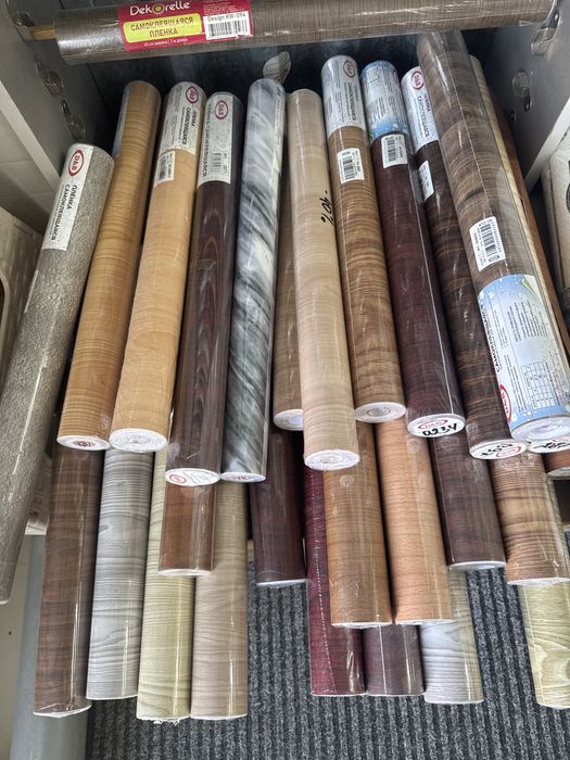 Обои, потолочная плитка, самоклейка