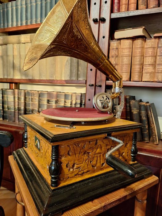 Грамофон с фуния