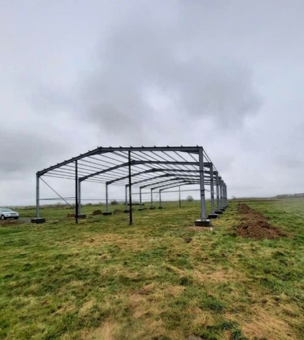 Vand o structura metalică nouă 25x12x4 300 m³ ,o vând pentru  sudată î