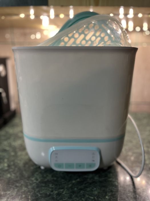Sterilizator pentru biberoane