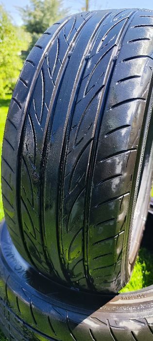 Vând anvelope Vara 215/50/17" Yokohama