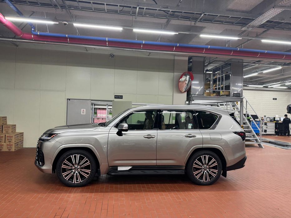 Новый Lexus LX700h Luxury 7 Seat 2026 год