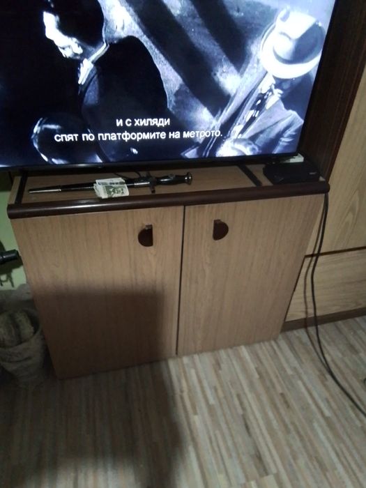 Двукрилен гардероб с надстройка