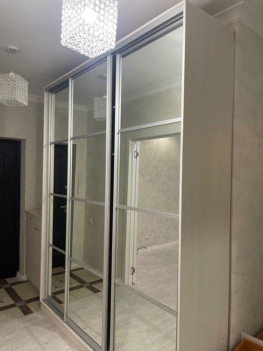 Шкаф купе трехдверный