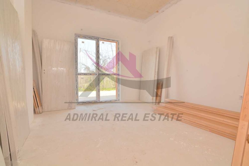 Атрактивен -двустаен -Младост