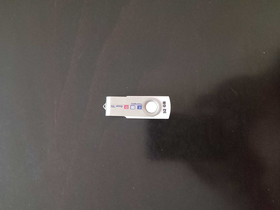 Продавам флашка 32 GB