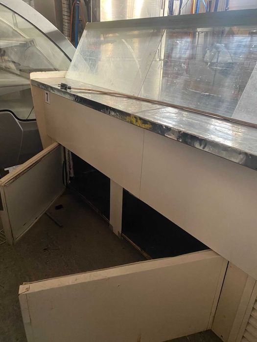 Хладилна витрина плюсова