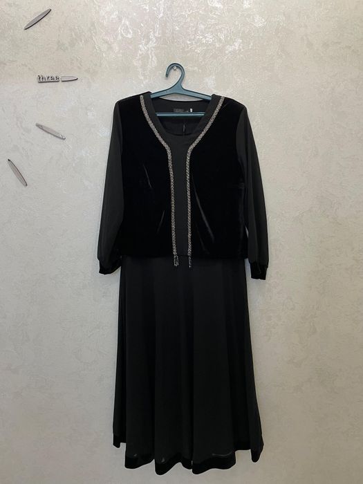 Продам новые платья