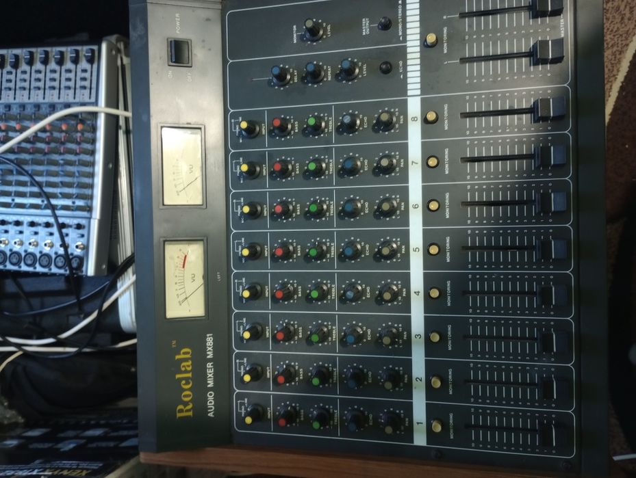 Vând  Mixer Audio Roclab MX881