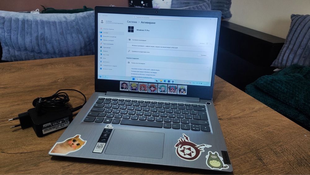 Лаптоп с Intel Core i3 (10th Gen) / Windows 11 Pro + Office