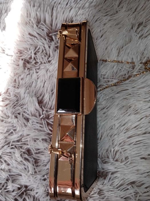 Gentuta eleganta petrecere