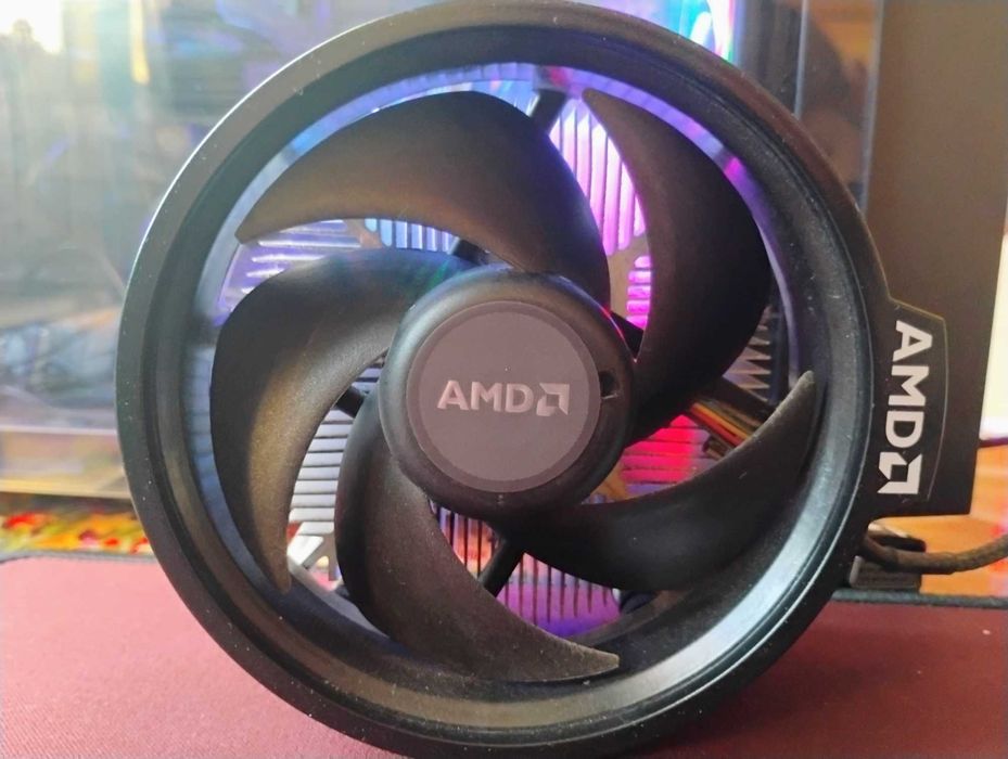 Продава се охладител за amd процесори