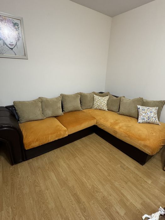 Стилен ъглов кожен диван