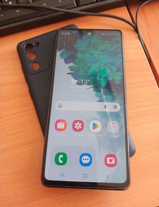 Samsung galaxy S20FE.
