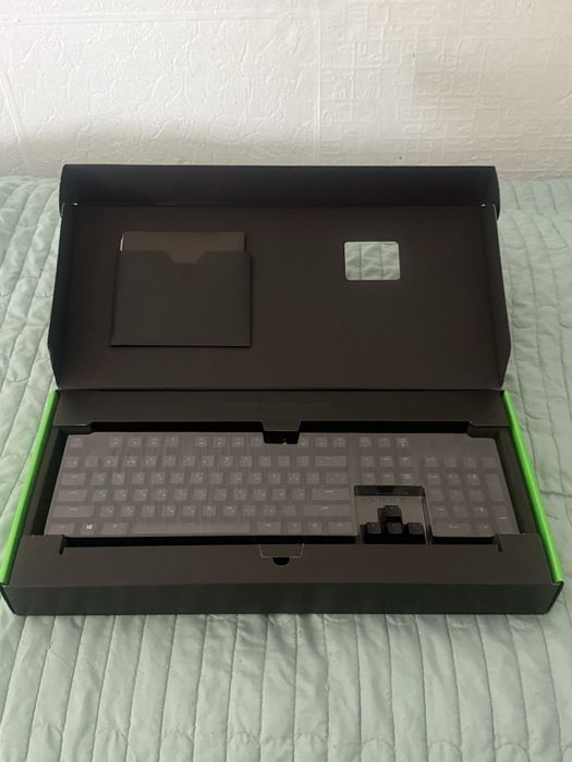 Клавиатура Razer Huntsman, purple switch