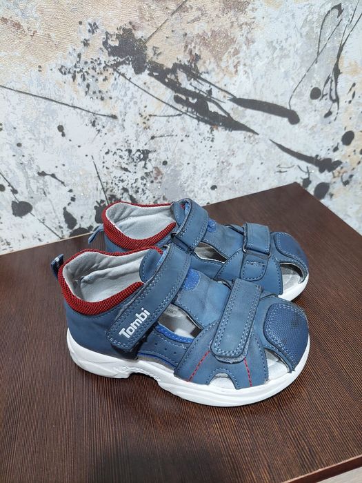 Детские сандалии