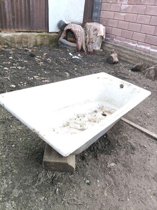 Чугунная ванна 150×72 см