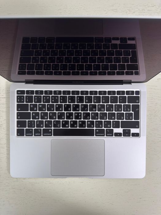 Продам макбук серый цвет