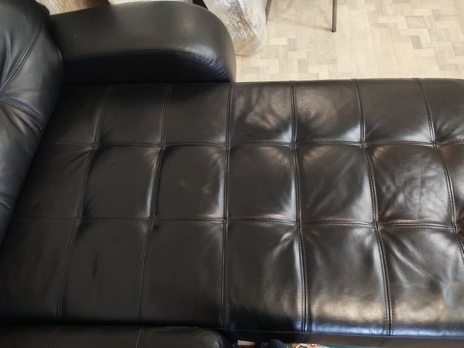 Срочно продам диван кожаный