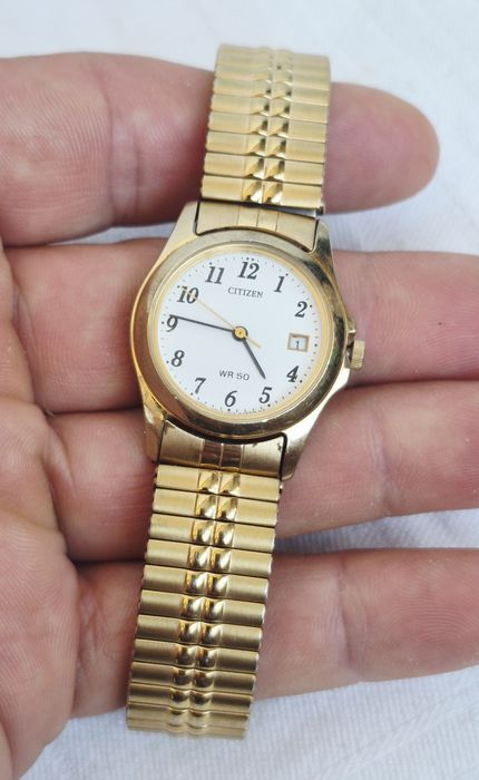 Ceas de dama Citizen cu Quartz, carcasă si bratara din oțel inoxidabil.