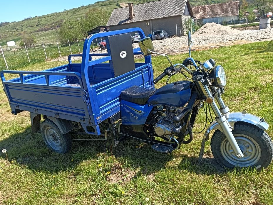 Triciclu pe benzina vând sau schimb cu ATV