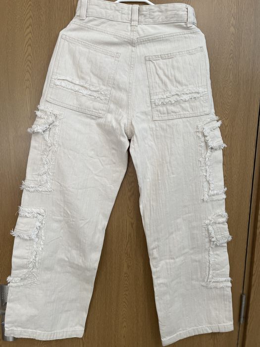 Накъсани дънки Bershka