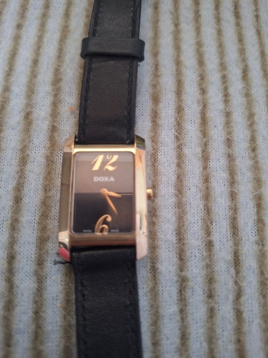 Дамски часовник DOXA