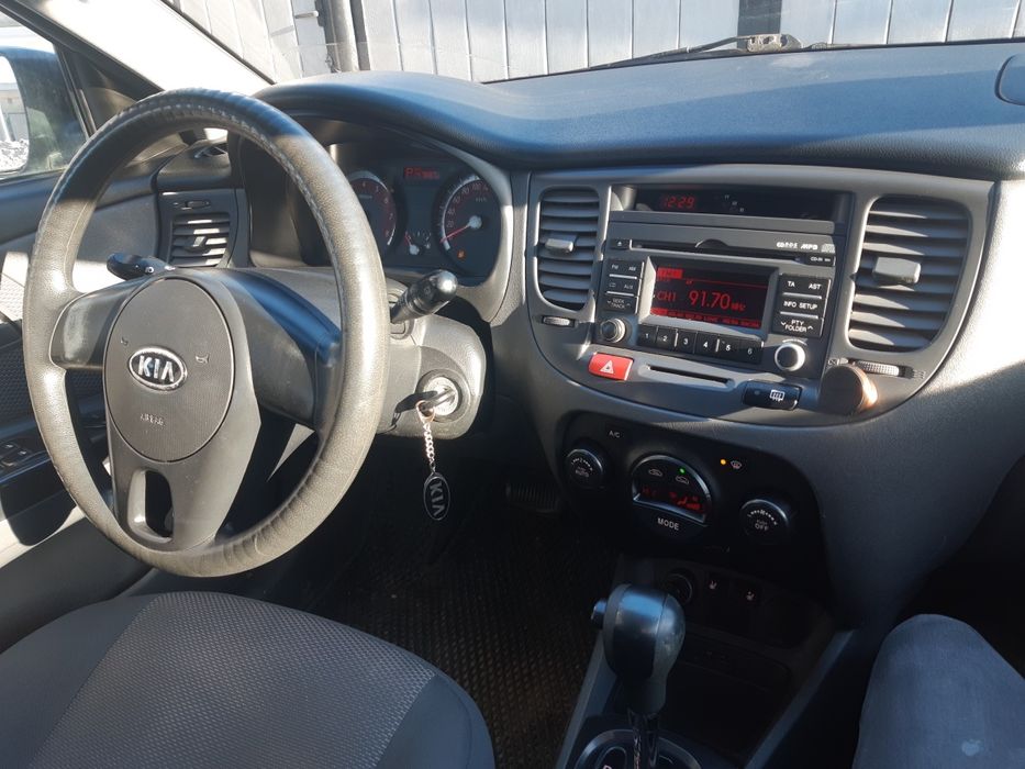 Срочно! Продам Kia Rio 2010 год