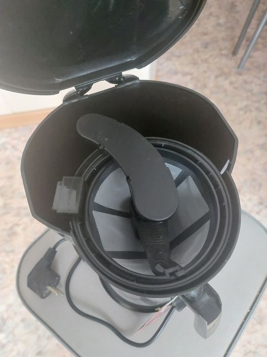 Продаю кофеварку