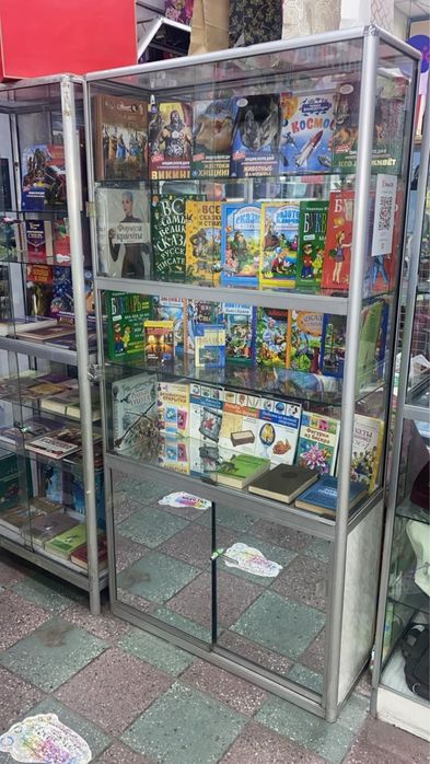 Продам стеклянные витрины