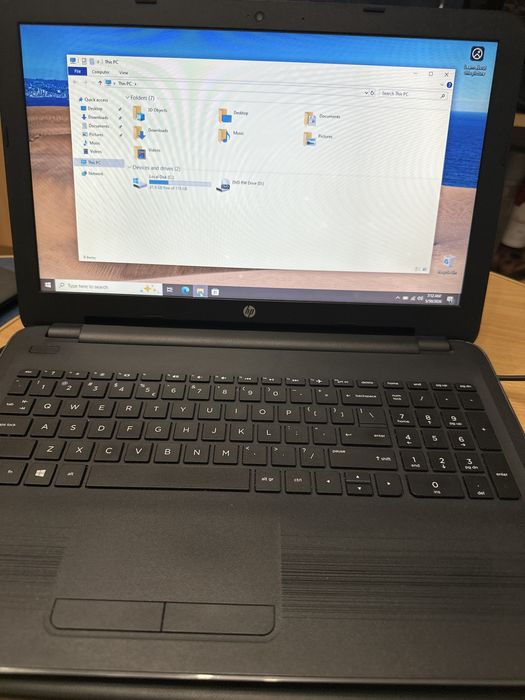 Laptop HP 250 Windows 11 SSD