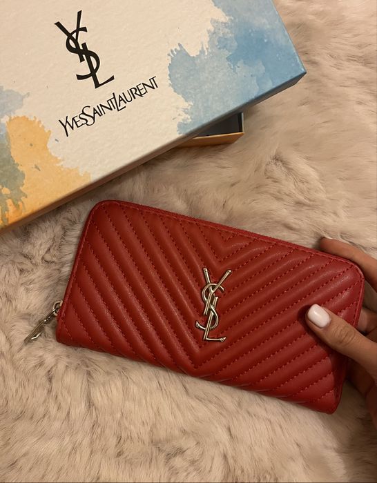 Луксозни дамски портмонета (с кутия)