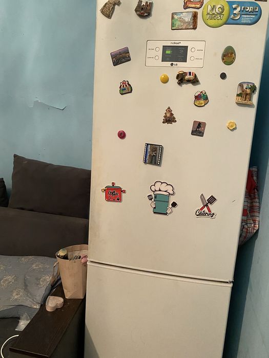 Холодилник 180см